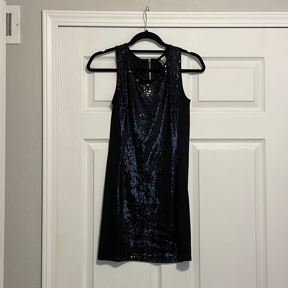 SHORT BLACK SEQUIN DRESS